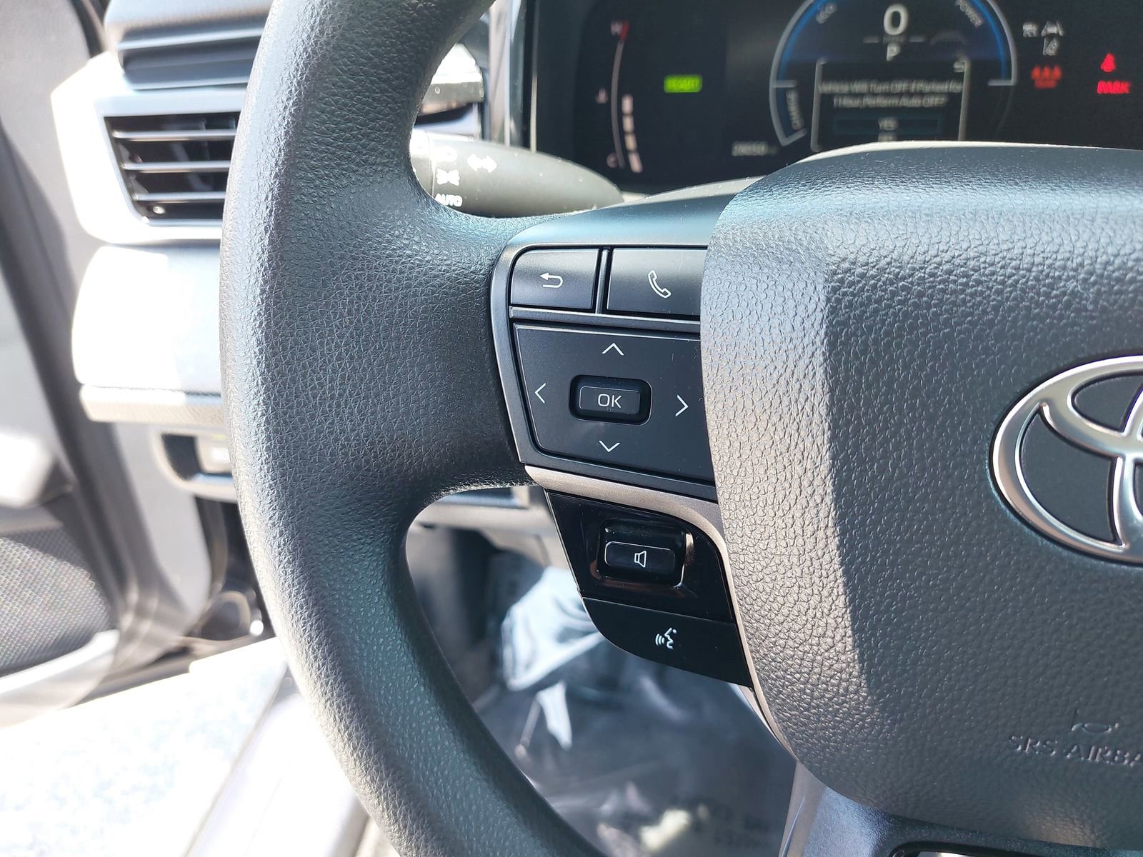 Used 2025 Toyota Camry LE AWD/4WD image 16