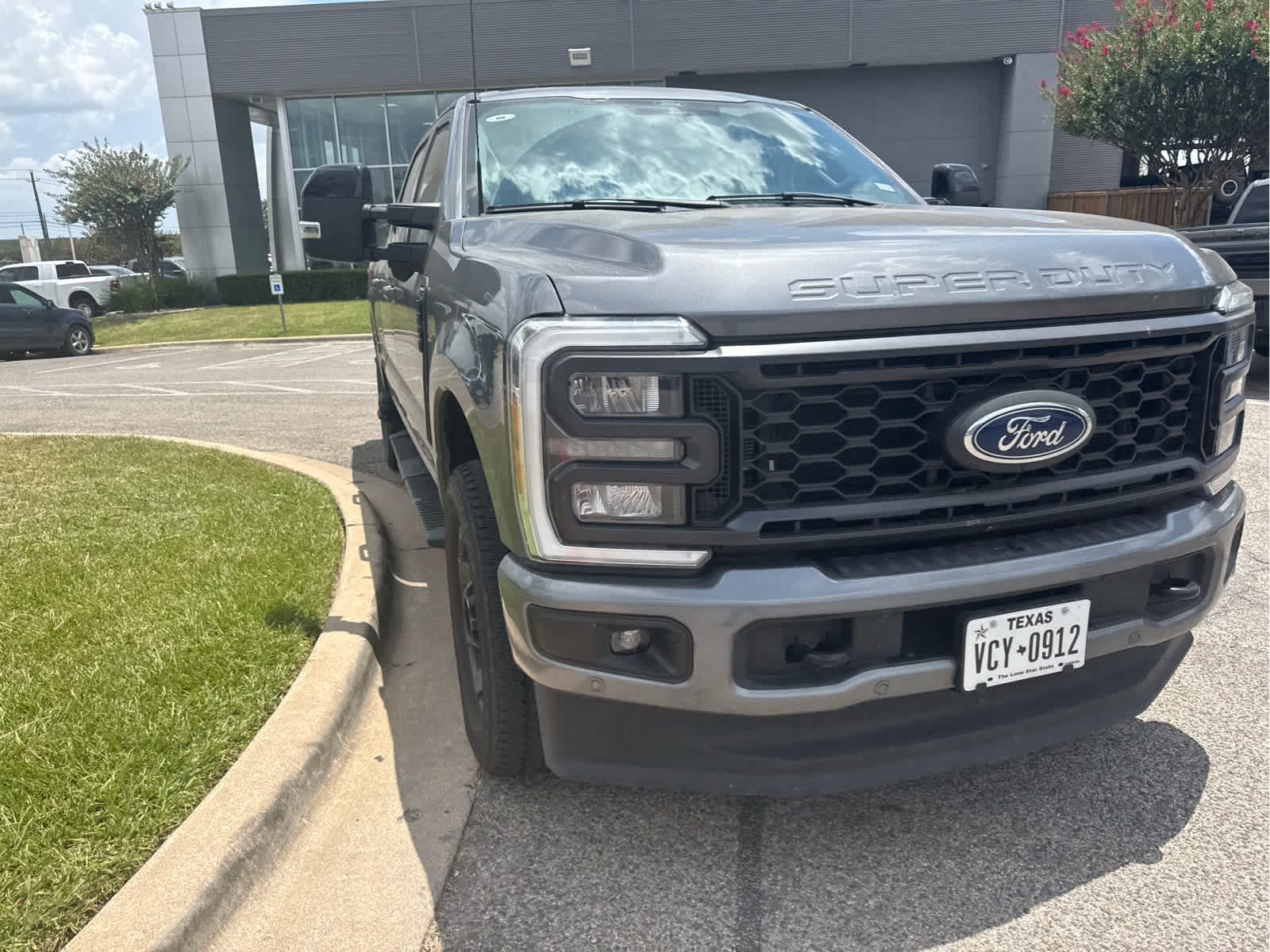 Used 2024 Ford F250 Lariat w/ Lariat Ultimate Package AWD/4WD image 4