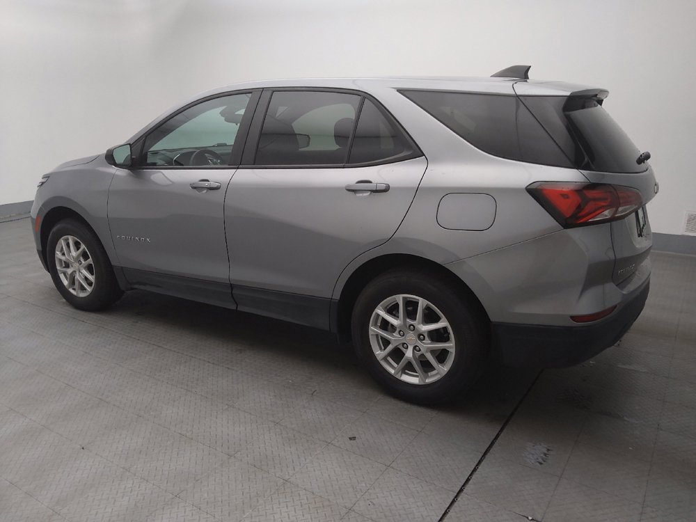 Used 2023 Chevrolet Equinox LS w/ LS Convenience Package image 3
