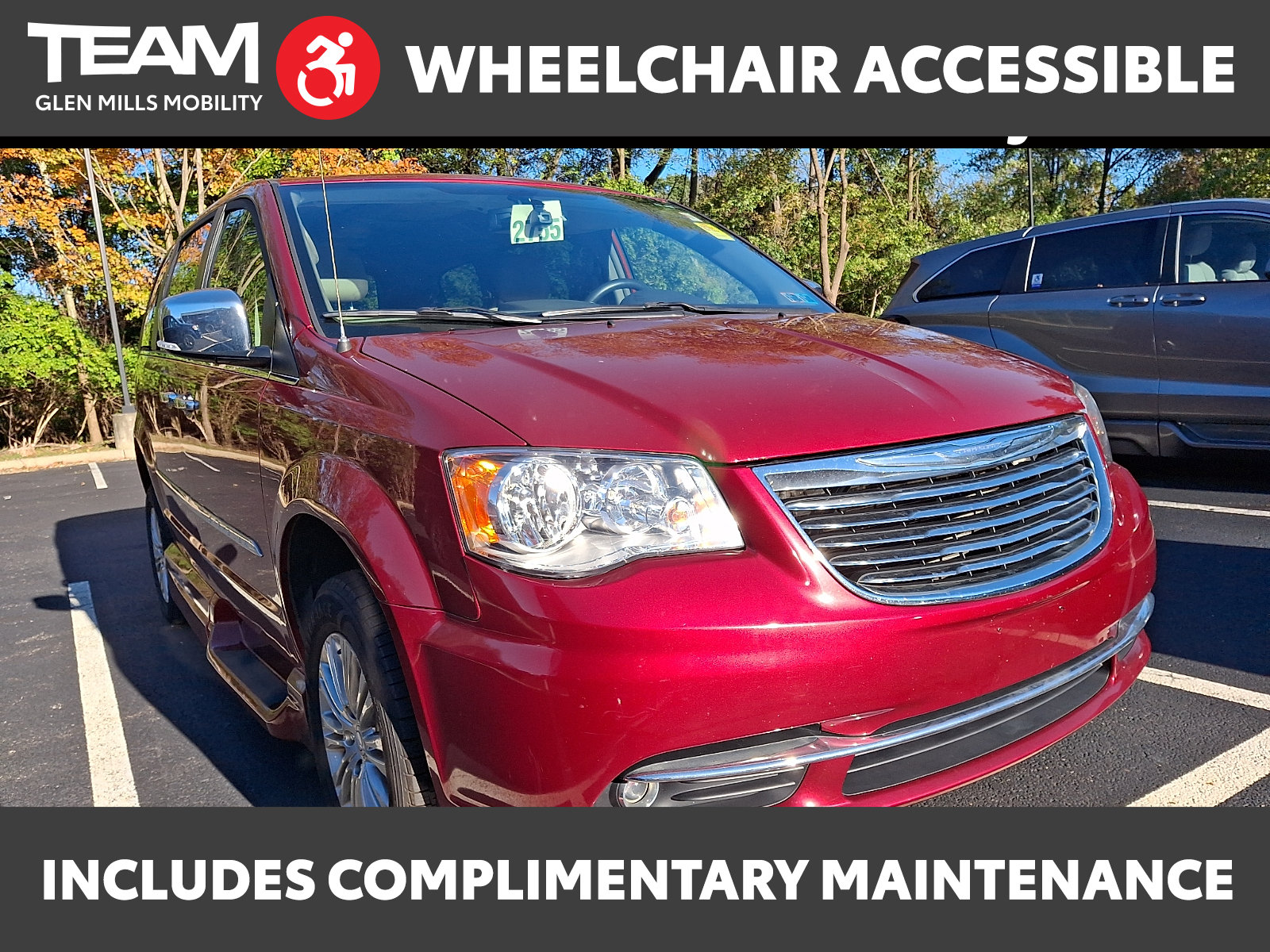 Used 2015 Chrysler Town & Country Touring-L w/ Driver Convenience Group FWD image 1