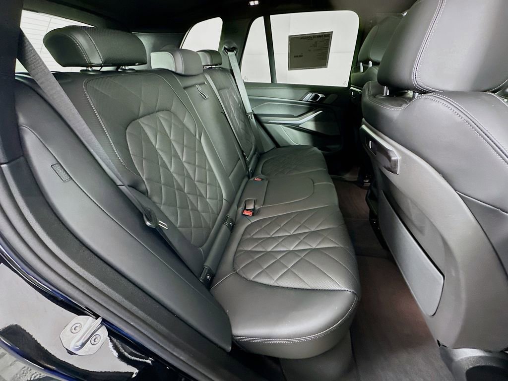 Used 2025 BMW X5 xDrive40i w/ Premium Package image 35