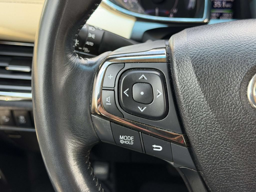 Used 2017 Toyota Avalon Limited w/ Carpet Mat Package FWD image 9