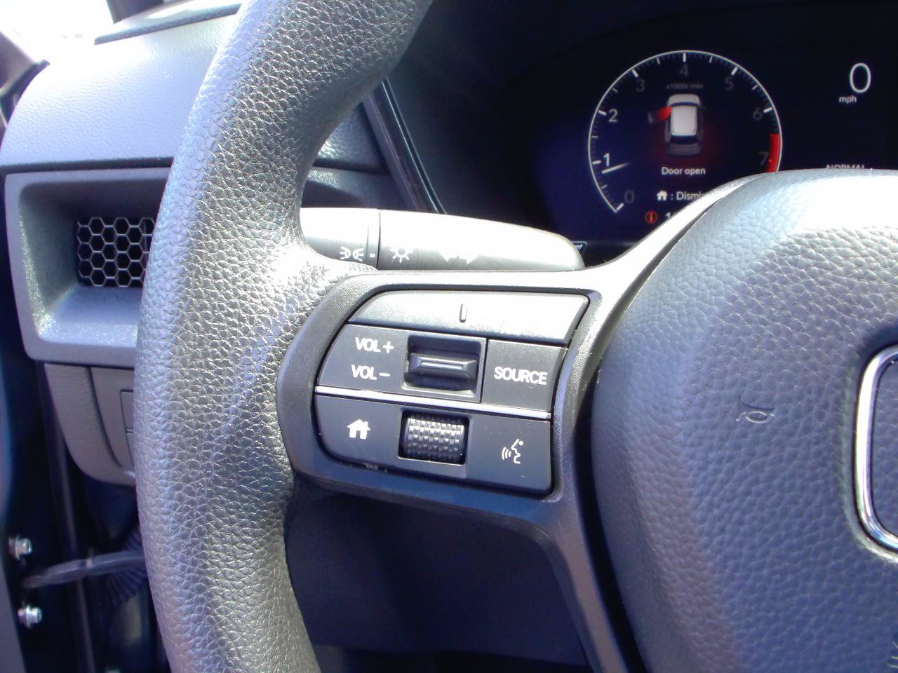Used 2025 Honda CR-V LX image 14