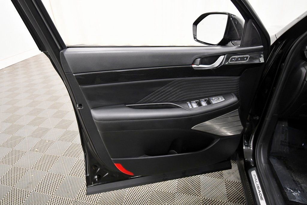 Used 2024 Hyundai Palisade Calligraphy image 14