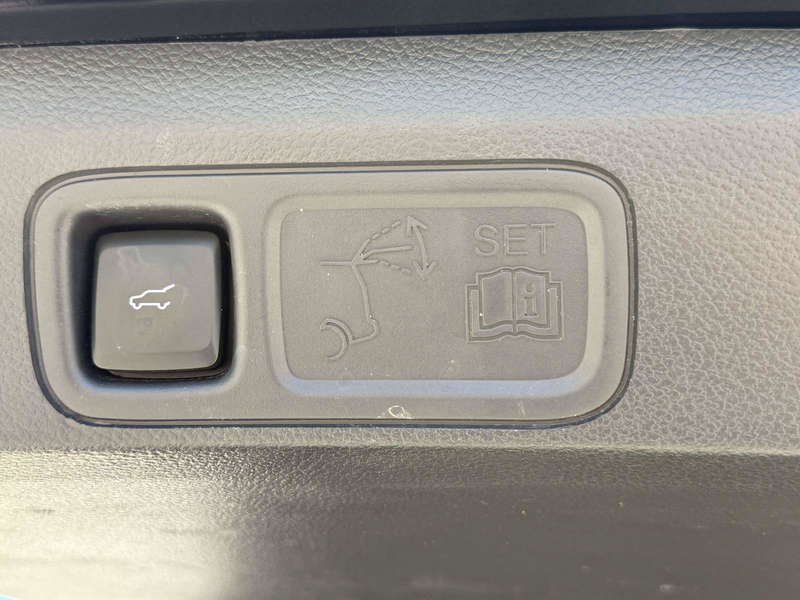 Used 2024 Ford Expedition Limited RWD image 10