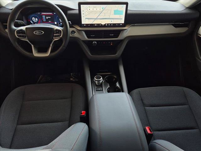Used 2025 Ford Explorer Active RWD image 17