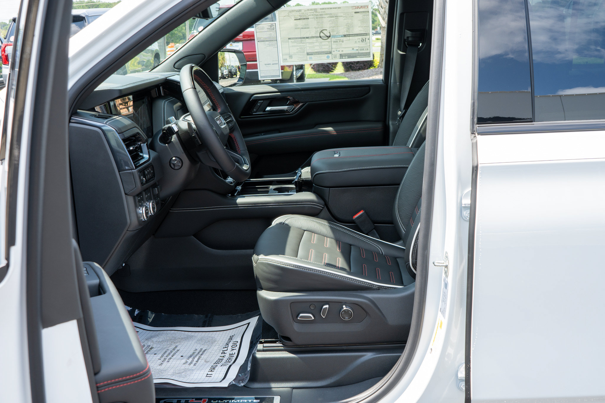 New 2026 GMC Yukon AT4 Ultimate AWD/4WD image 30