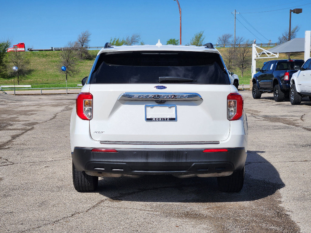 Used 2024 Ford Explorer XLT image 6