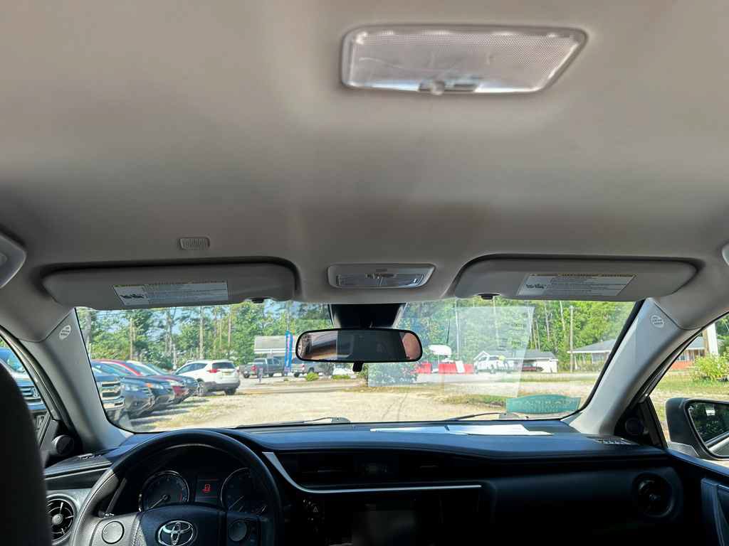 Used 2019 Toyota Corolla L FWD image 12