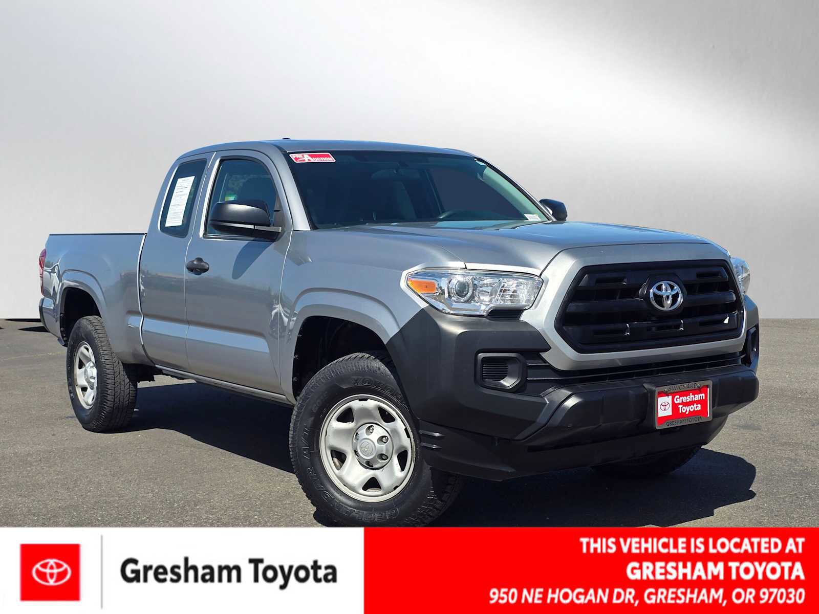 Used 2017 Toyota Tacoma SR RWD image 1
