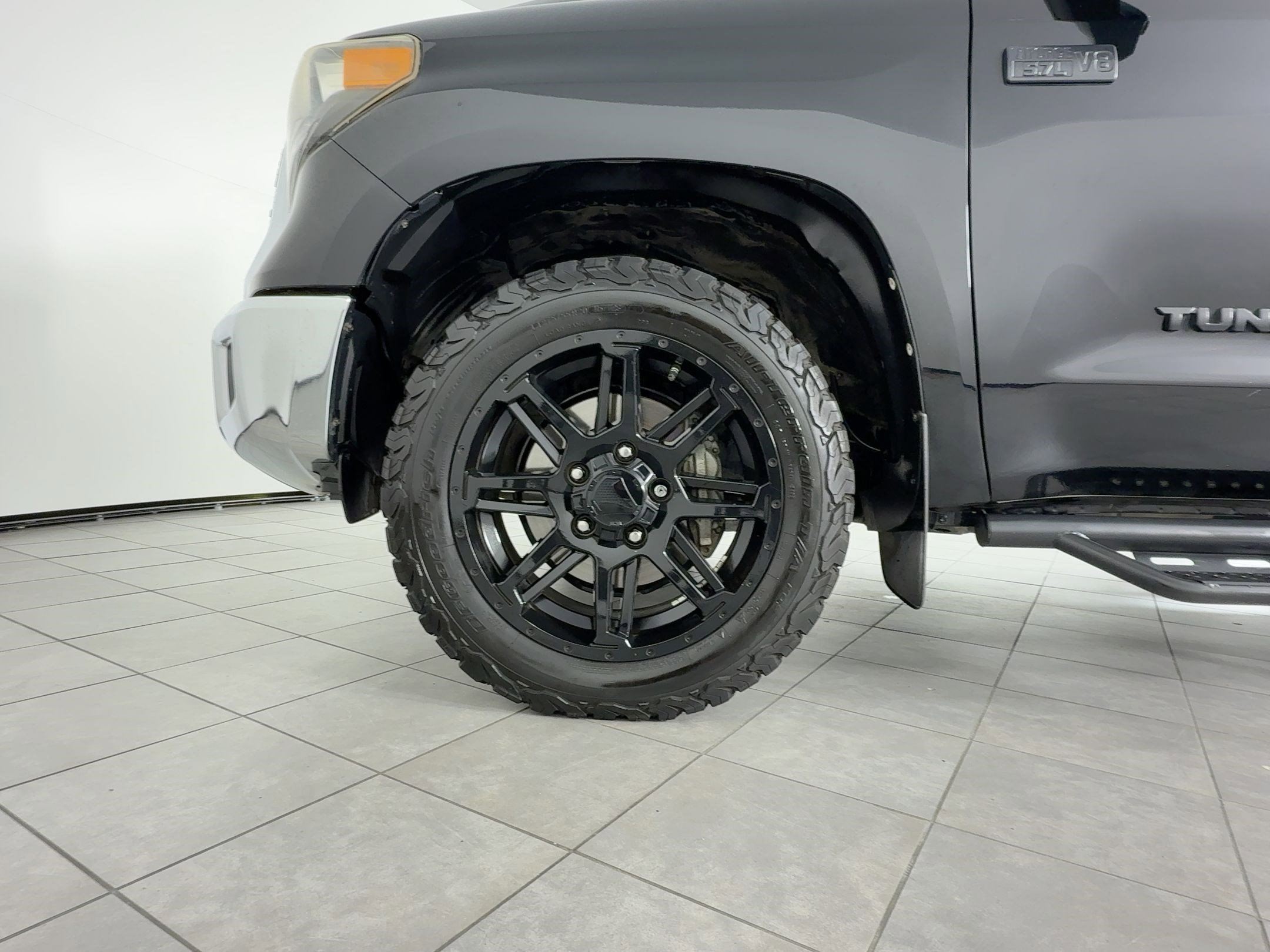 Used 2019 Toyota Tundra SR5 w/ SR5 Upgrade Package image 11