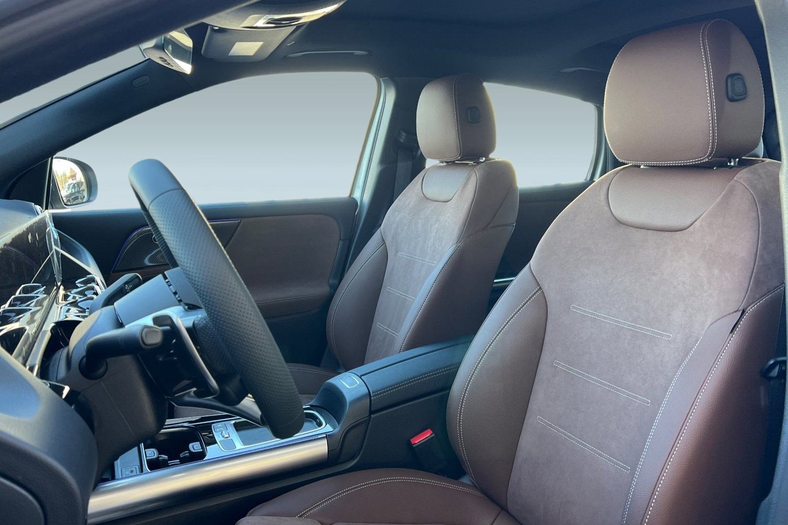 New 2026 Mercedes-Benz GLA 35 AMG 4MATIC image 18
