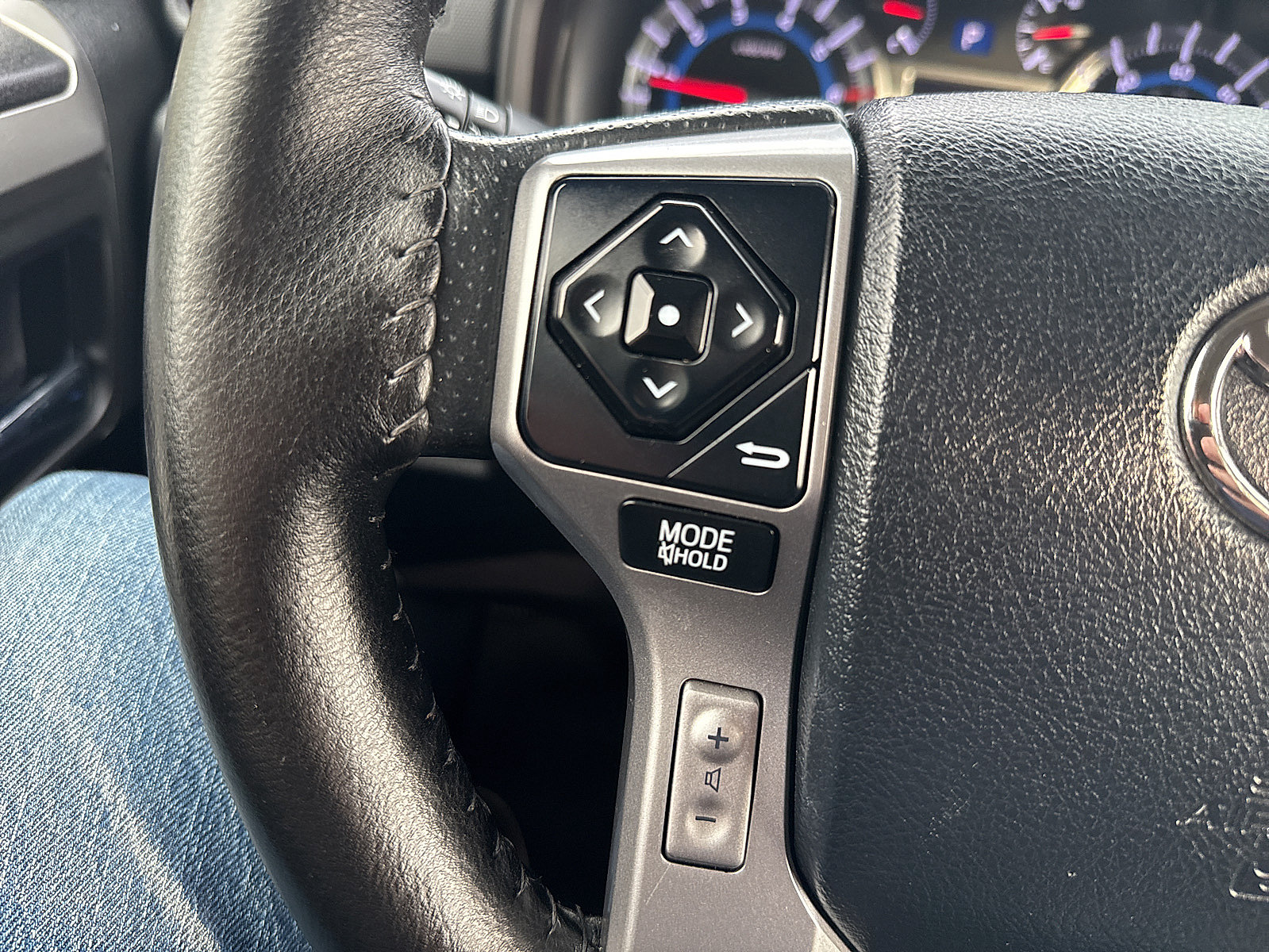 Used 2018 Toyota 4Runner Limited AWD/4WD image 49