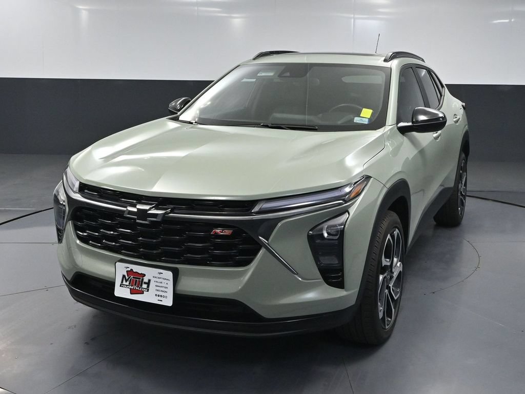 Used 2024 Chevrolet Trax RS w/ Sunroof Package FWD image 9