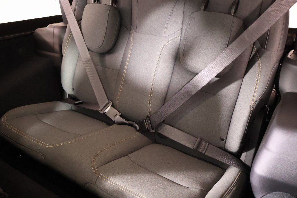 Used 2024 Jeep Wrangler Sport S image 12