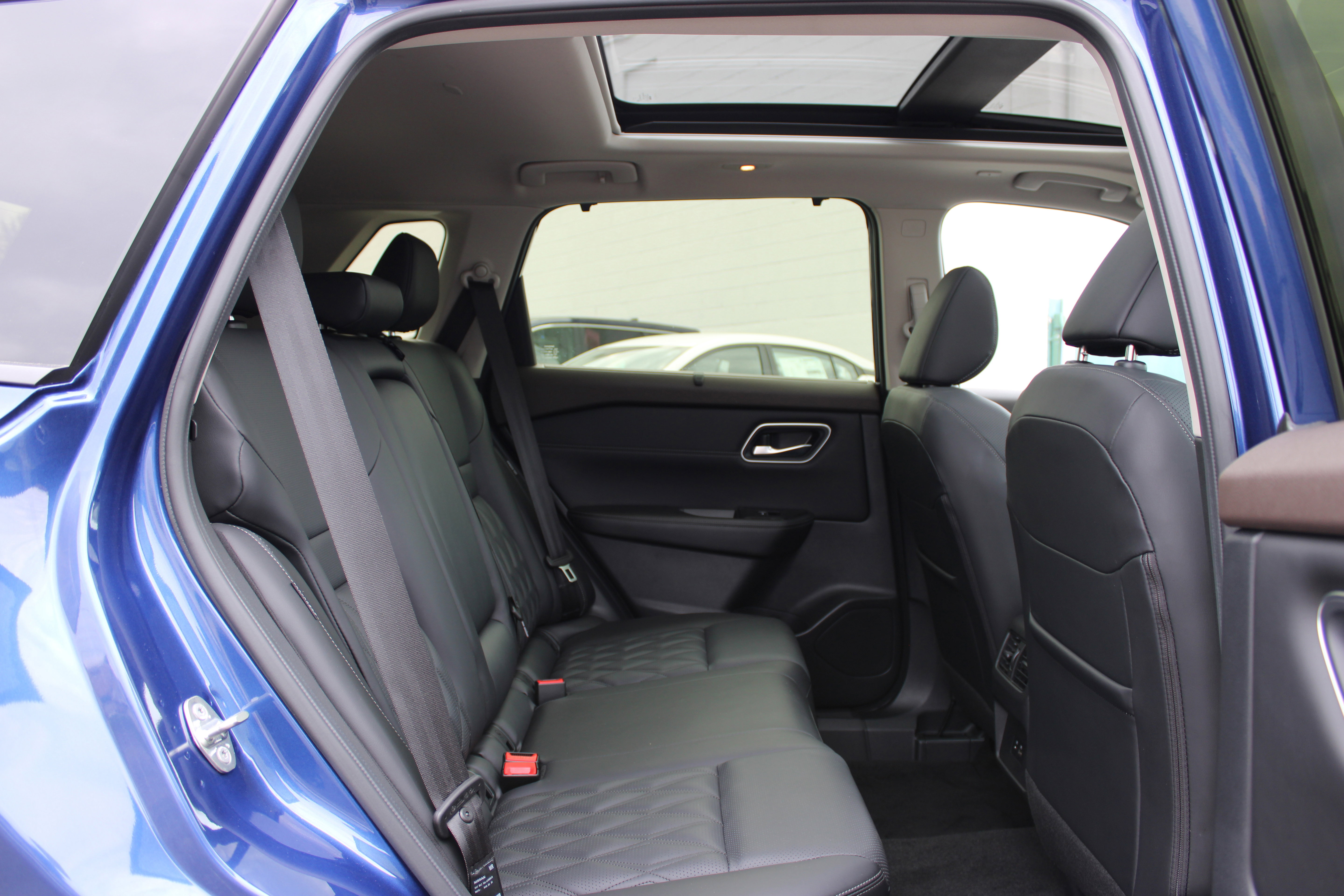 Certified 2023 Nissan Rogue Platinum AWD/4WD image 14