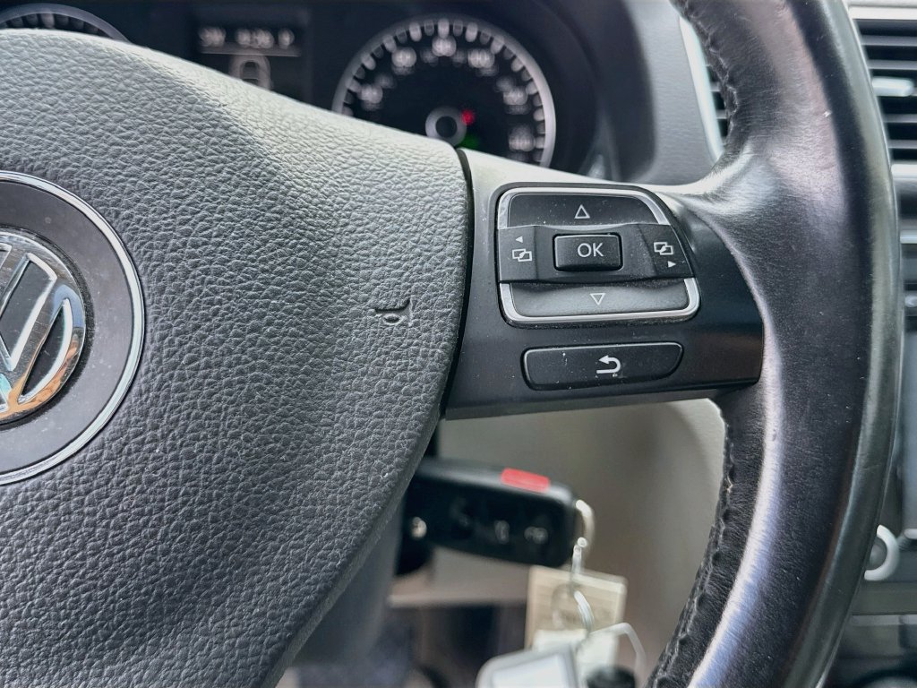 Used 2015 Volkswagen Passat TDI SE FWD image 13
