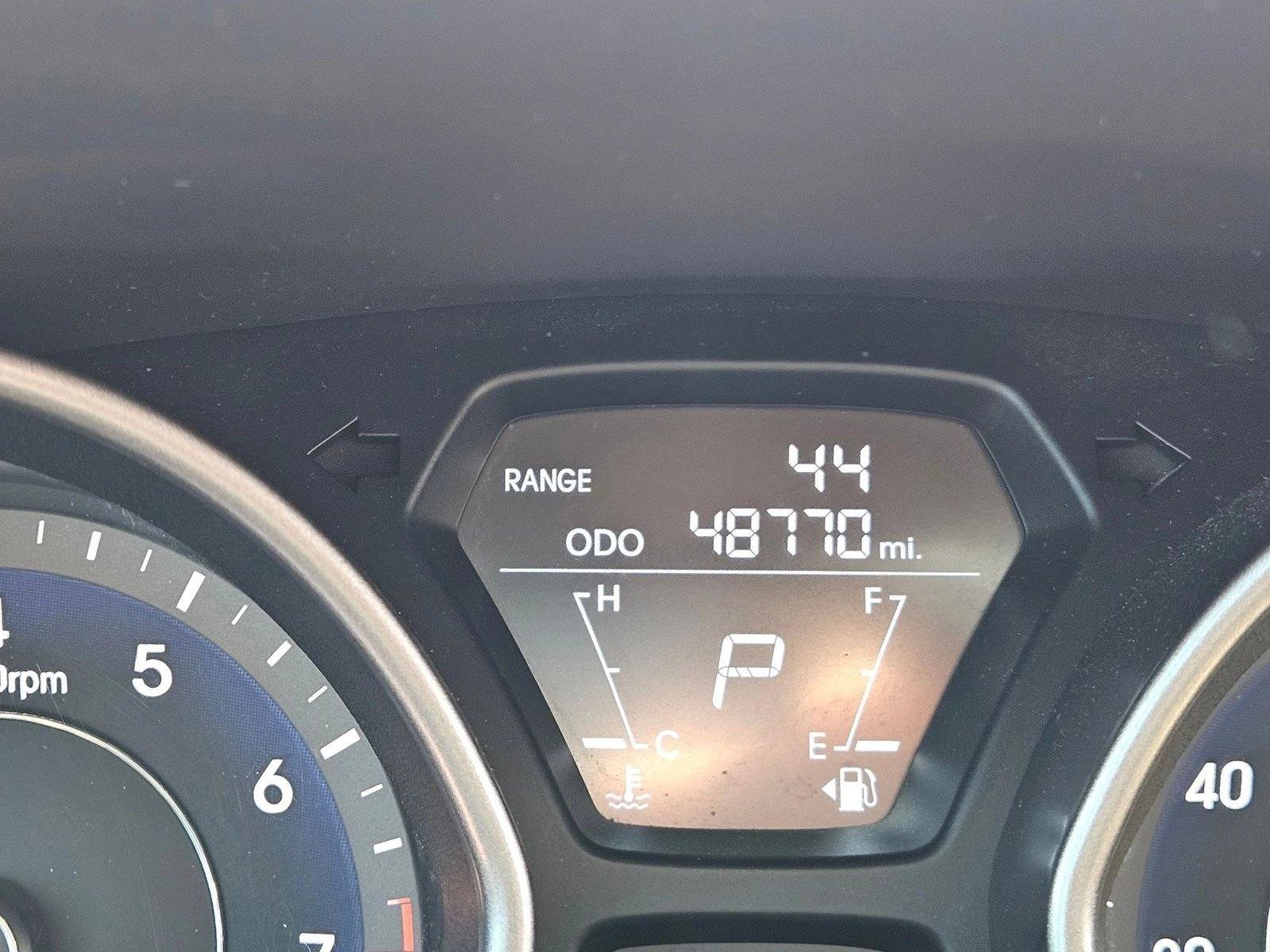 Used 2013 Hyundai Elantra GLS FWD image 8