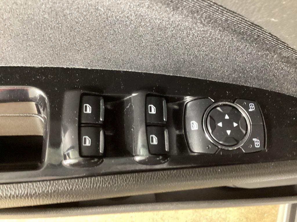 Used 2014 Ford Fusion SE FWD image 17