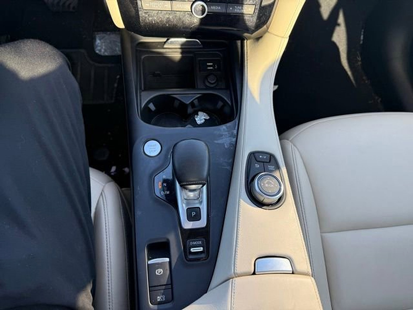 Used 2019 INFINITI QX50 Luxe w/ Navigation Package image 16