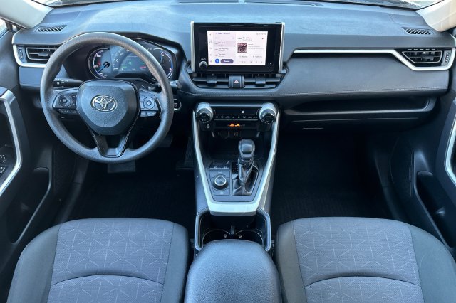 Used 2025 Toyota RAV4 XLE AWD/4WD image 15
