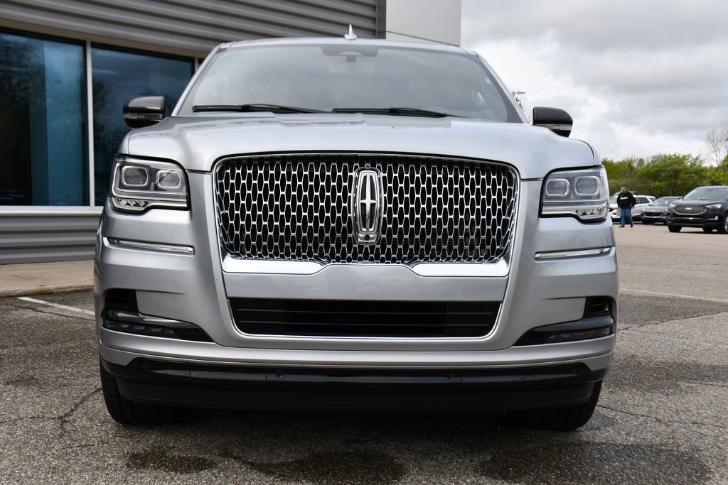 Used 2022 Lincoln Navigator Reserve AWD/4WD image 10