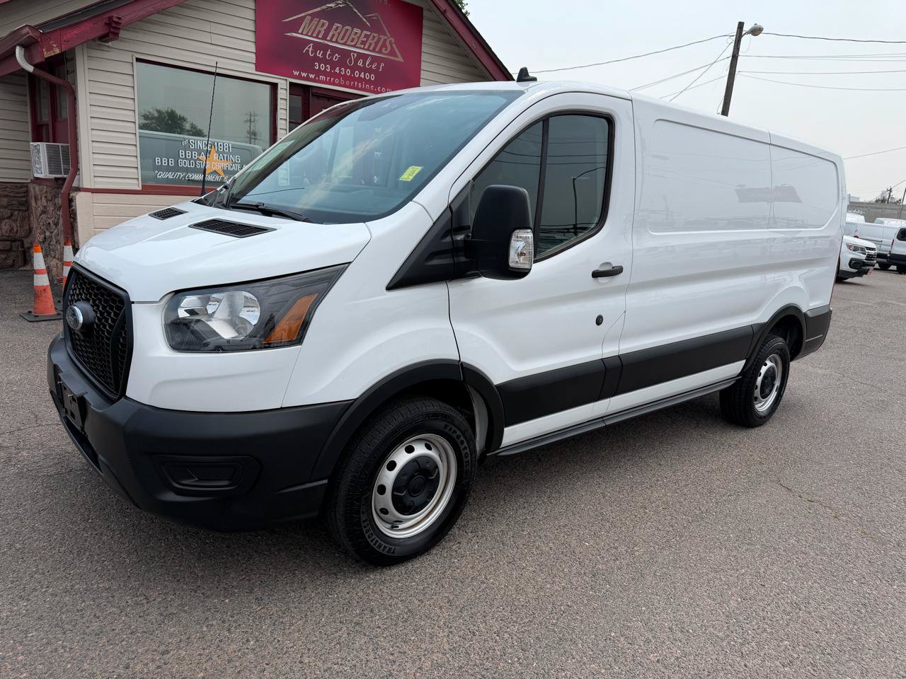 Used 2021 Ford Transit 250 Low Roof RWD image 4