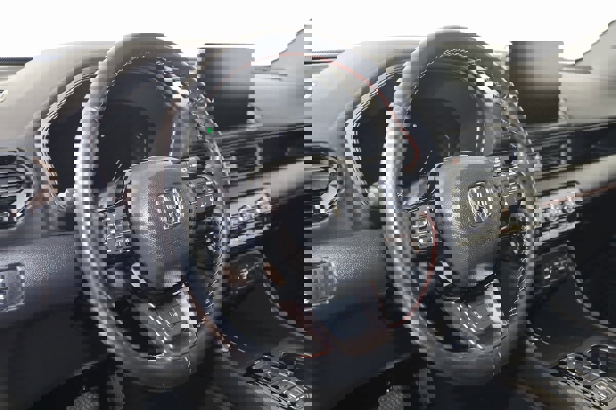 Used 2023 Honda Pilot TrailSport image 6