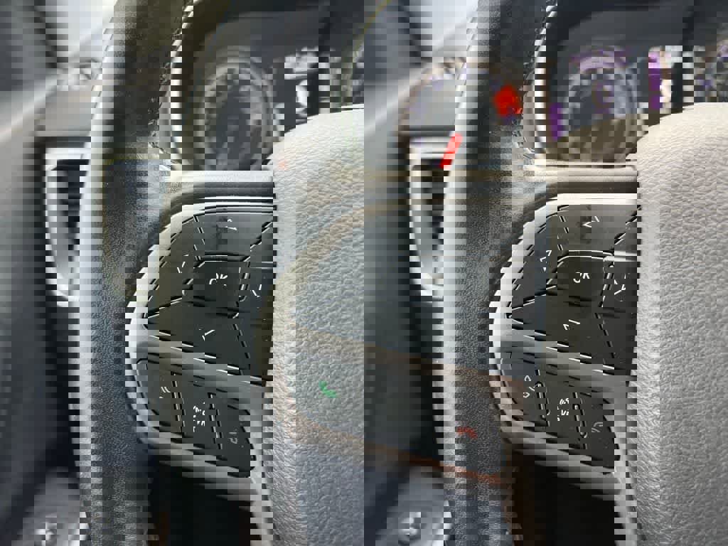 Used 2019 Jeep Cherokee Latitude w/ Cold Weather Group image 18