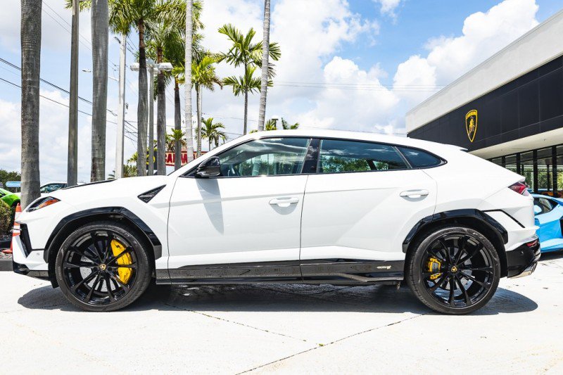 Used 2024 Lamborghini Urus S AWD/4WD image 3