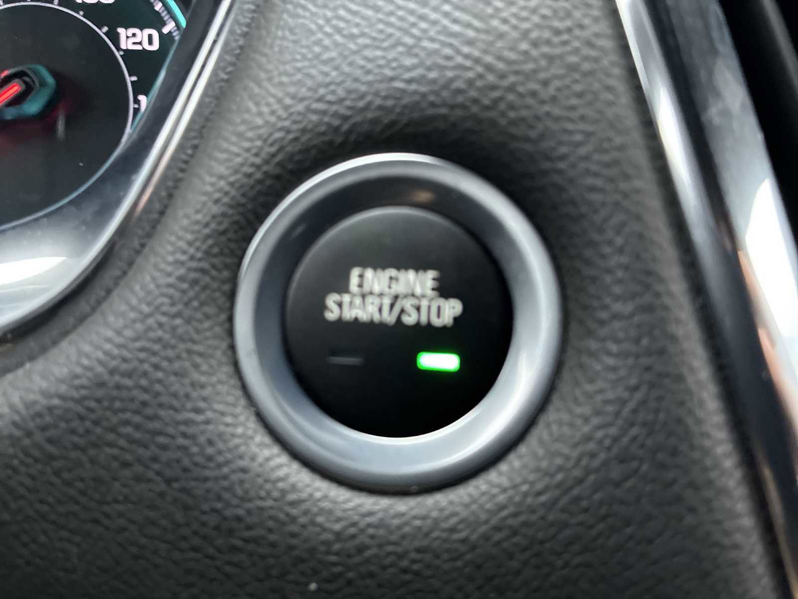 Certified 2023 Chevrolet Traverse RS image 16