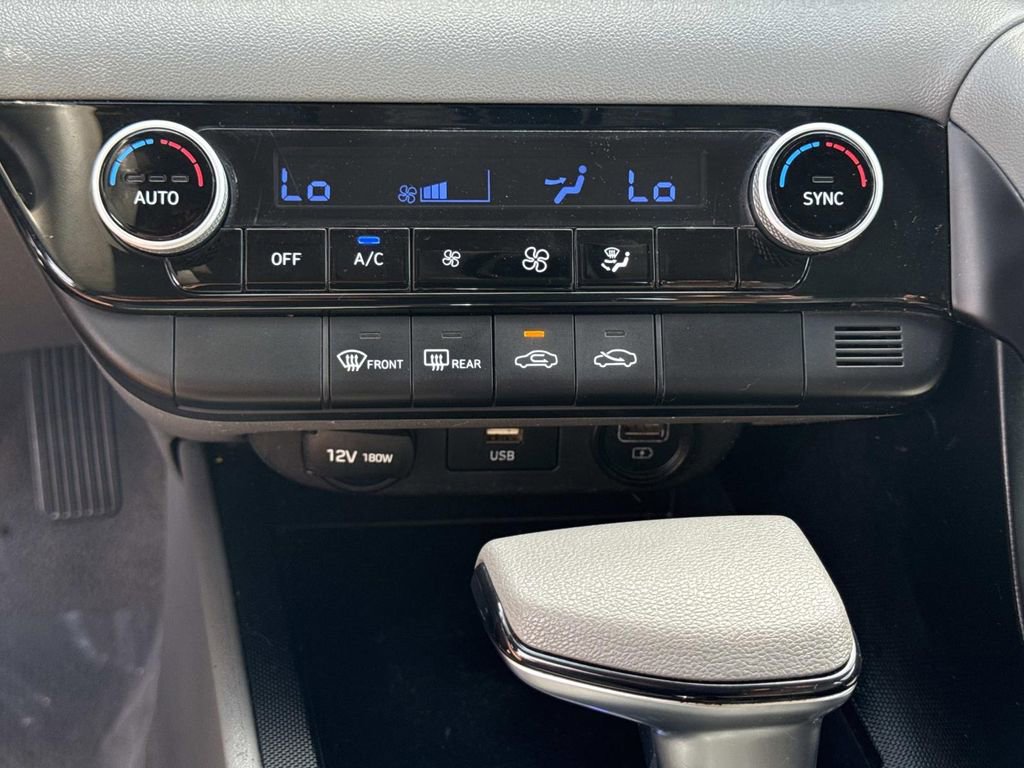 Used 2022 Hyundai Elantra SEL FWD image 22