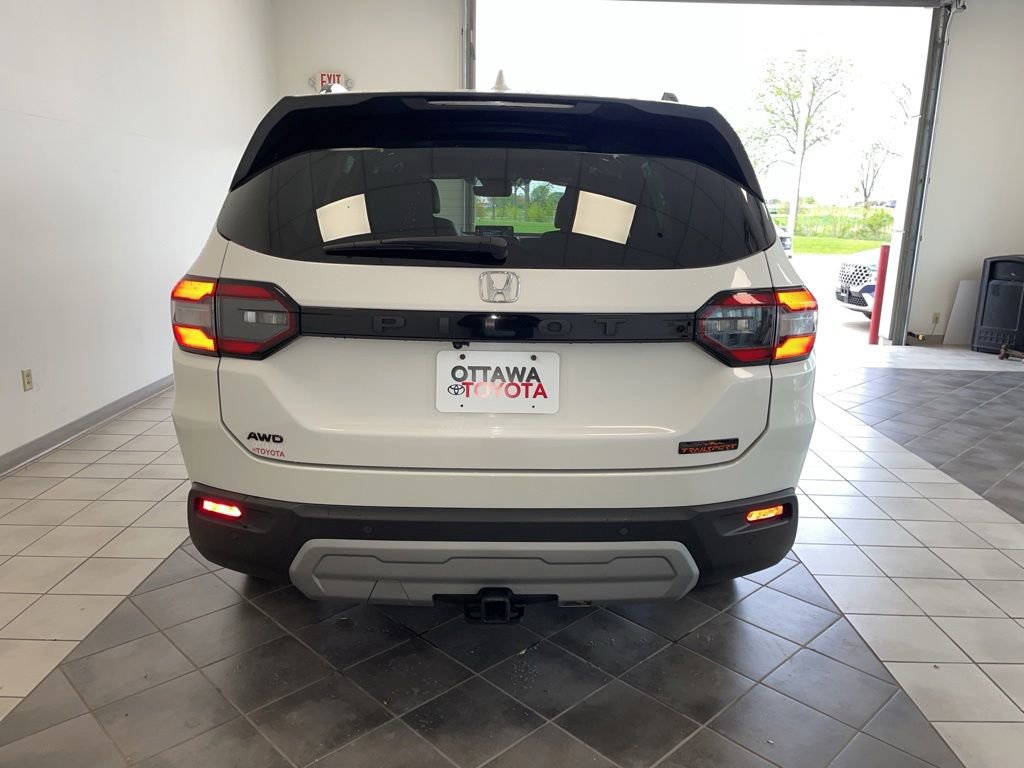 Used 2023 Honda Pilot TrailSport image 6