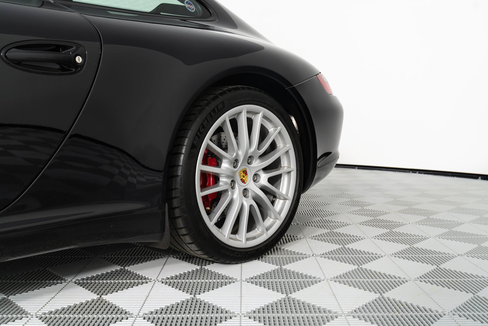 Used 2005 Porsche 911 Carrera S RWD image 18