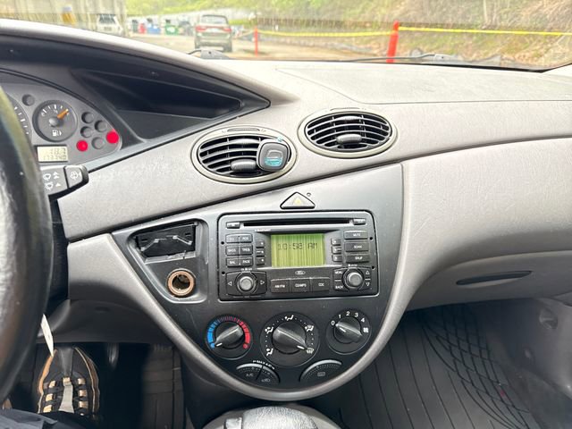 Used 2003 Ford Focus SE FWD image 23