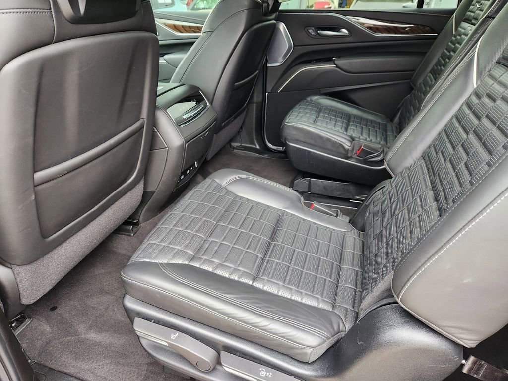 Used 2024 Cadillac Escalade ESV Sport Platinum w/ LPO, ONYX Package AWD/4WD image 31