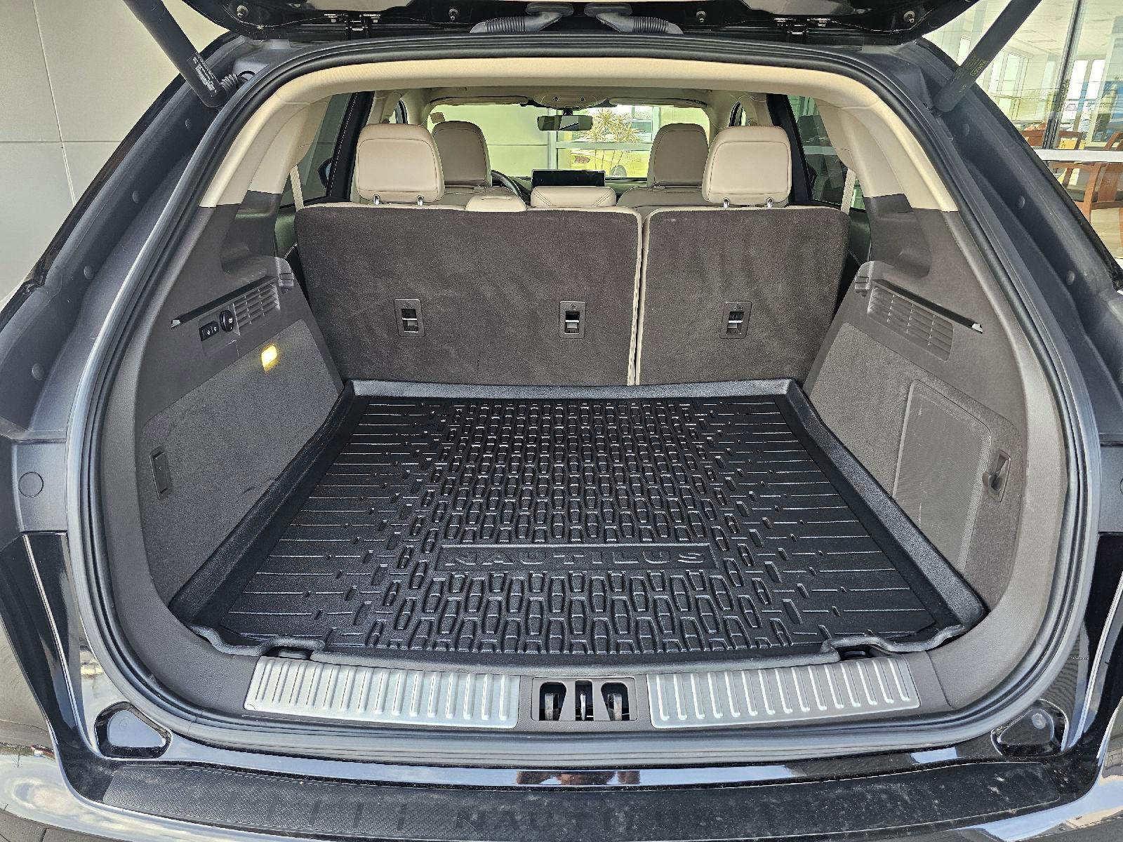 Used 2022 Lincoln Nautilus Reserve w/ Equipment Group 202A AWD/4WD image 15