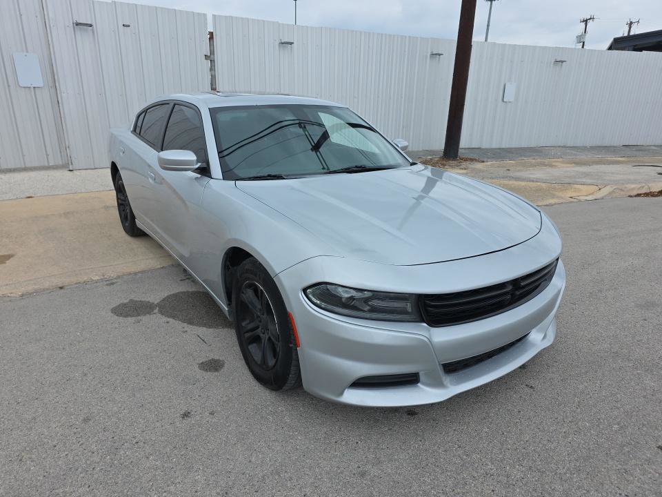 Used 2019 Dodge Charger SXT RWD image 4