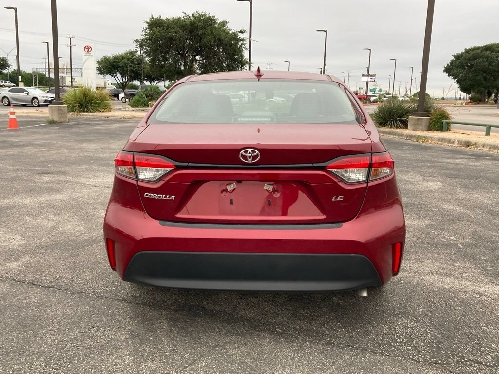 Used 2025 Toyota Corolla LE FWD image 6
