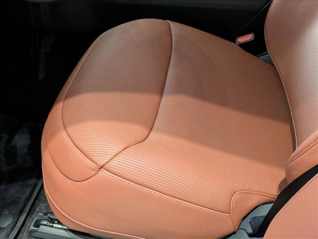 New 2026 Land Rover Range Rover SV image 4