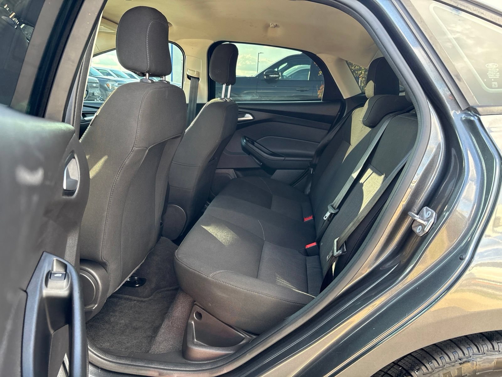Used 2018 Ford Focus SE FWD image 12
