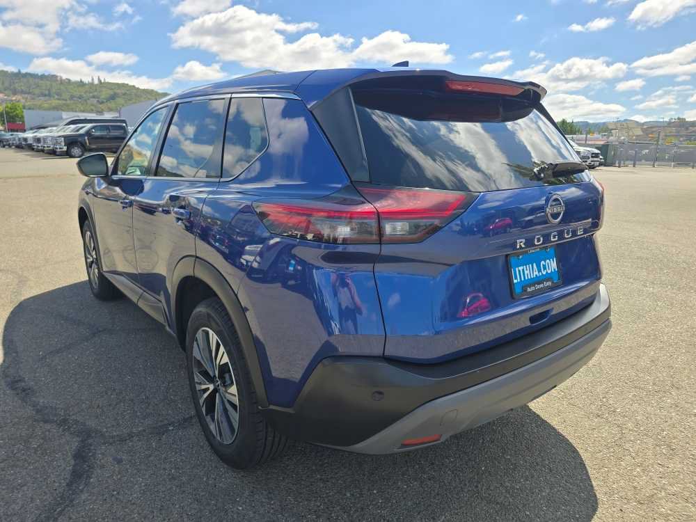 Used 2022 Nissan Rogue SV FWD image 3