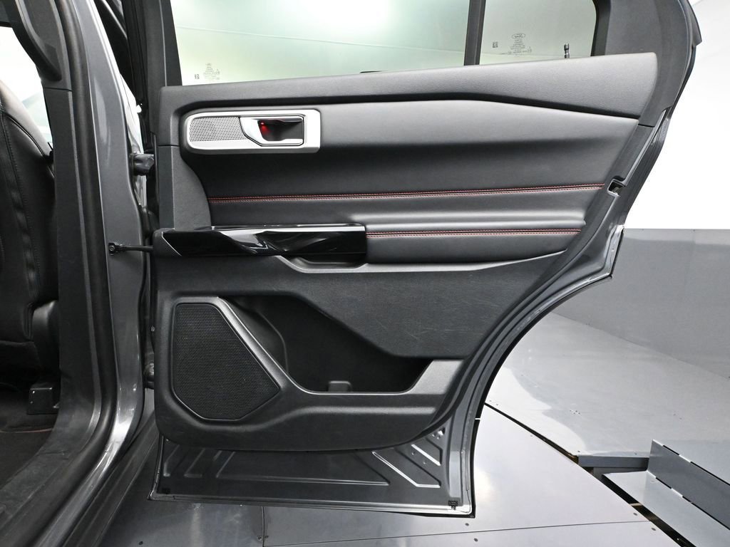 Used 2022 Ford Explorer ST-Line w/ Class IV Trailer Tow Package image 47