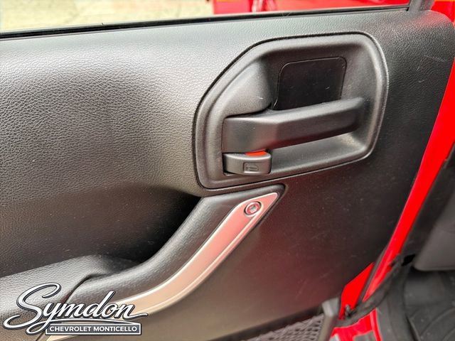 Used 2017 Jeep Wrangler Unlimited Sahara w/ Dual Top Group image 18