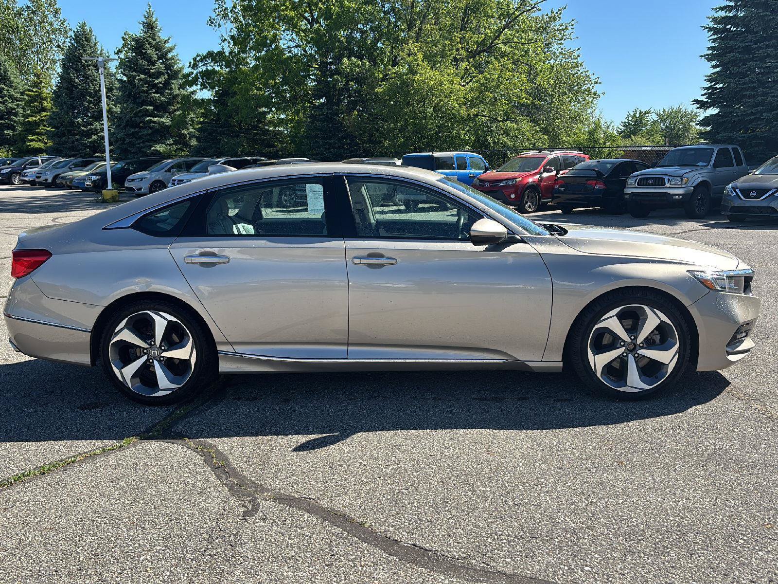 Used 2020 Honda Accord Touring image 28