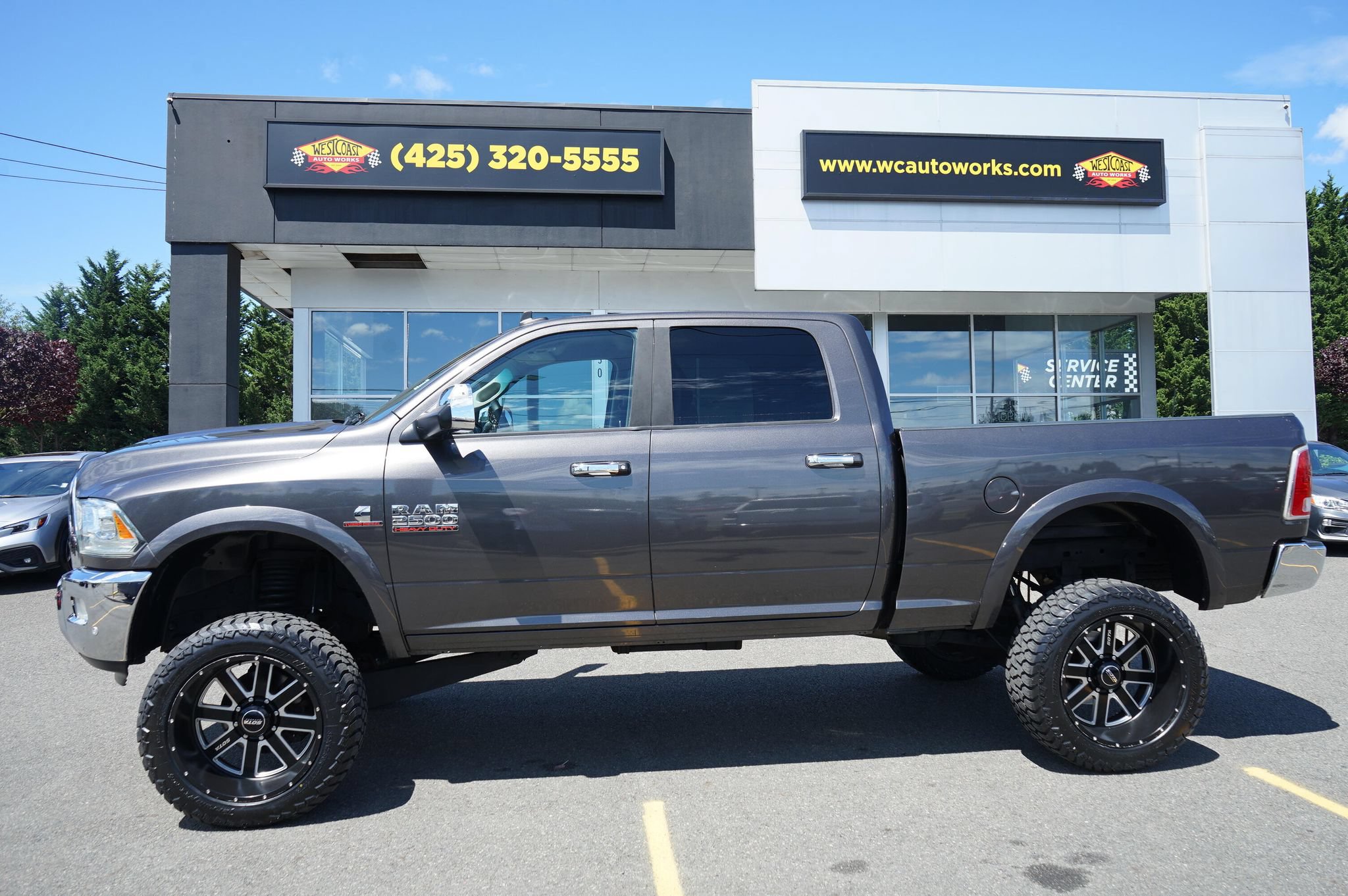 Used 2017 RAM 2500 Laramie AWD/4WD image 2