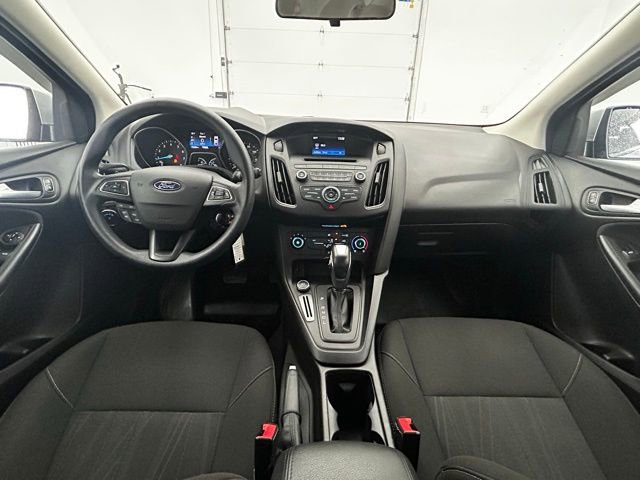 Used 2016 Ford Focus SE w/ SE Power Seat Package image 2