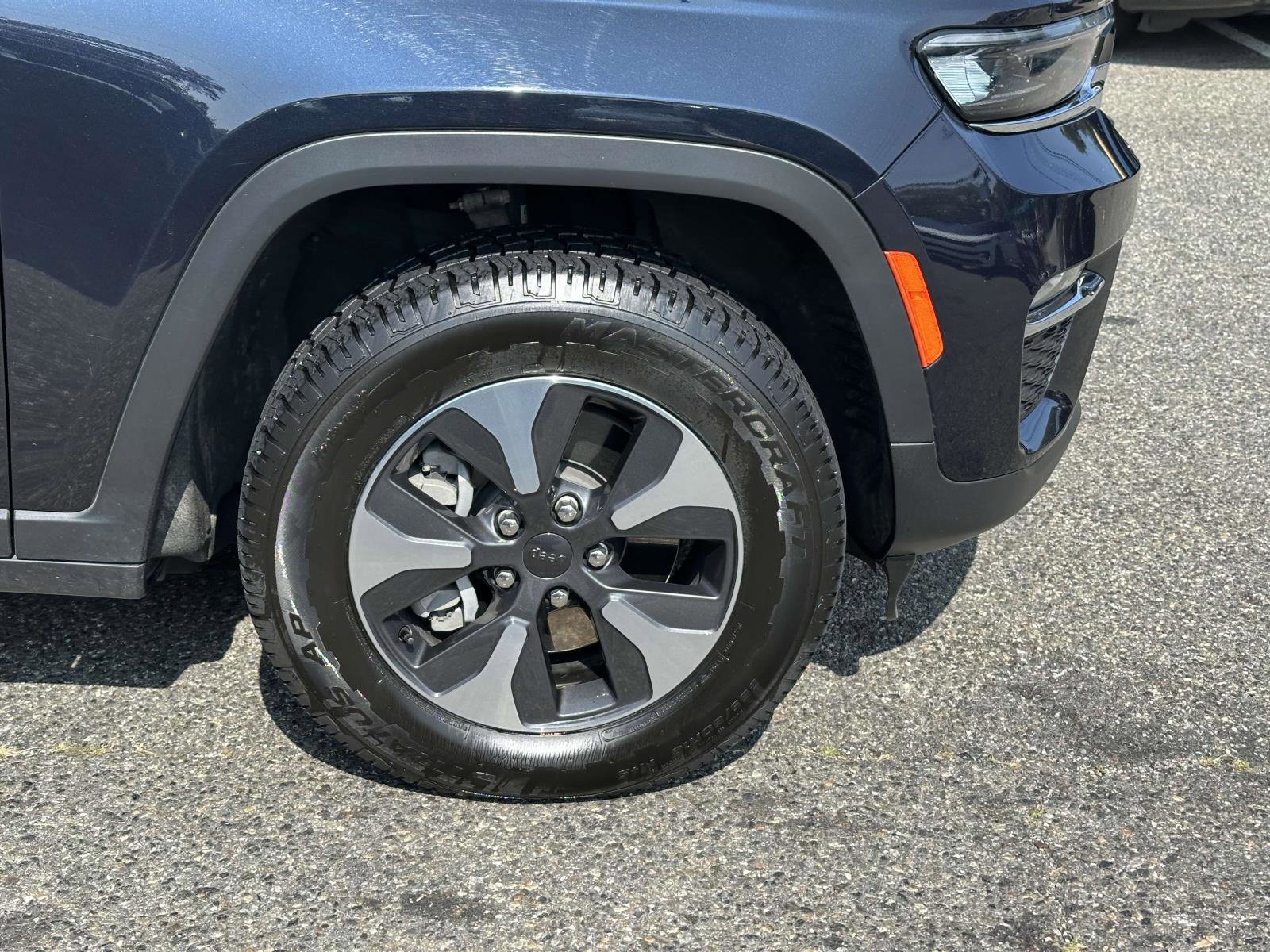 Used 2024 Jeep Grand Cherokee Limited 4xe image 10