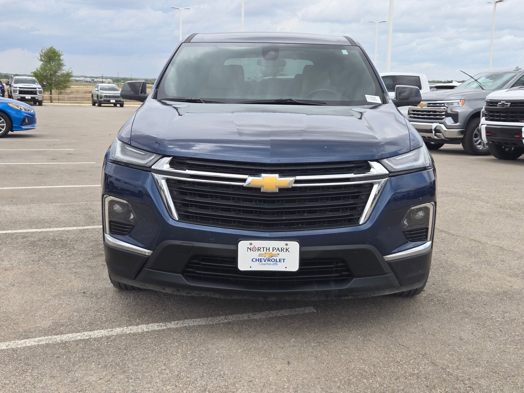 Used 2022 Chevrolet Traverse LS image 8