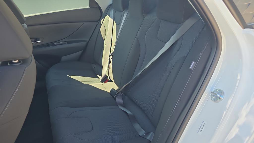 New 2026 Hyundai Elantra SE FWD image 28